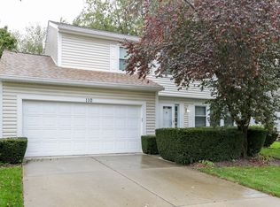 110 Alexandria Dr, Vernon Hills, IL