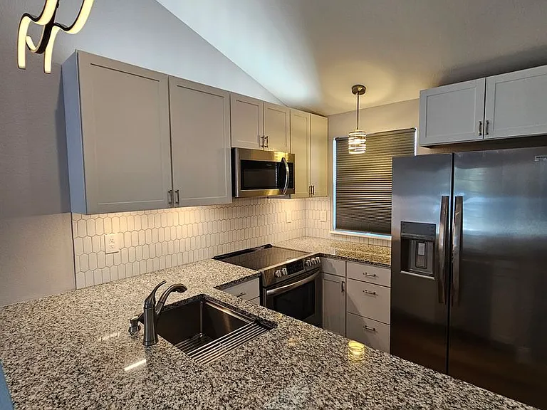 2052 Sunridge Cir — Photo 4