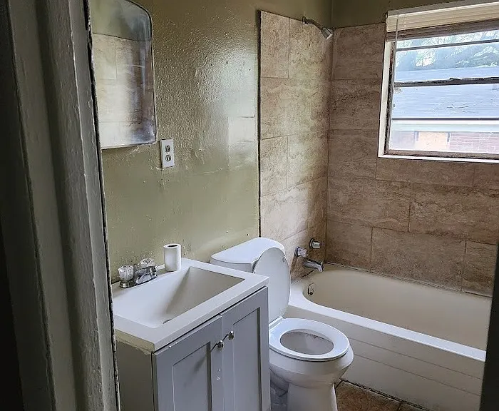 306 E Waldorf Ave — Photo 3
