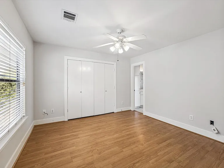 9710 Riddlewood Ln — Photo 13