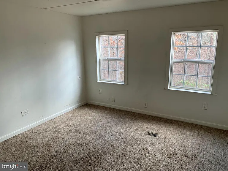 729 Dollar Ln — Photo 9