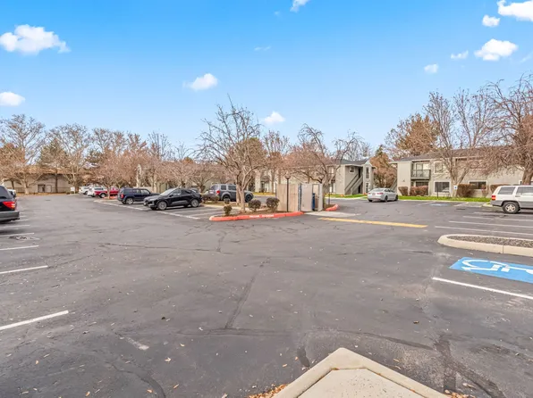 Hilton Street Apartments