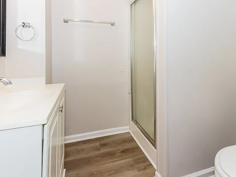 1308 Greenbriar Dr — Photo 12
