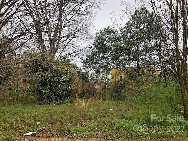 2nd image of 4928 N Sharon Amity Rd