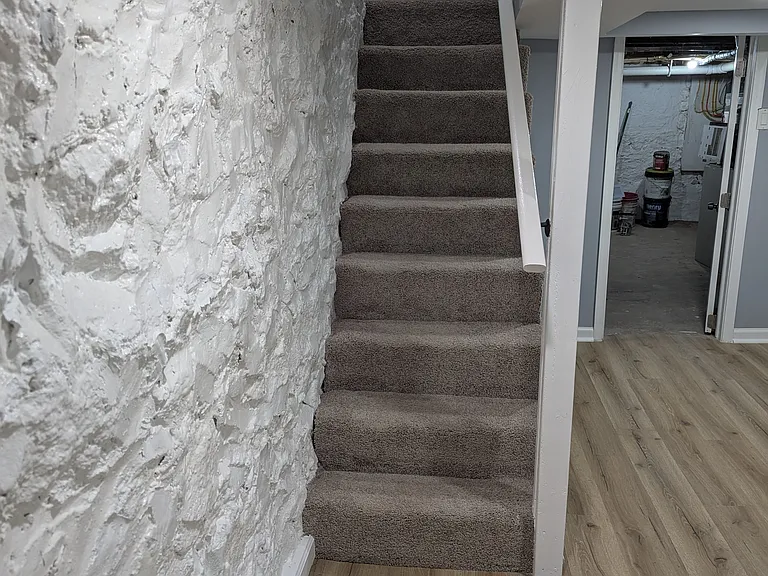 1726 Carswell St — Photo 34