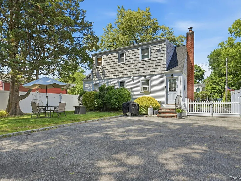 135 Woolsey Ave — Photo 20