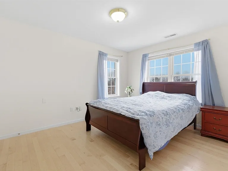 16 Windsor Rd — Photo 12