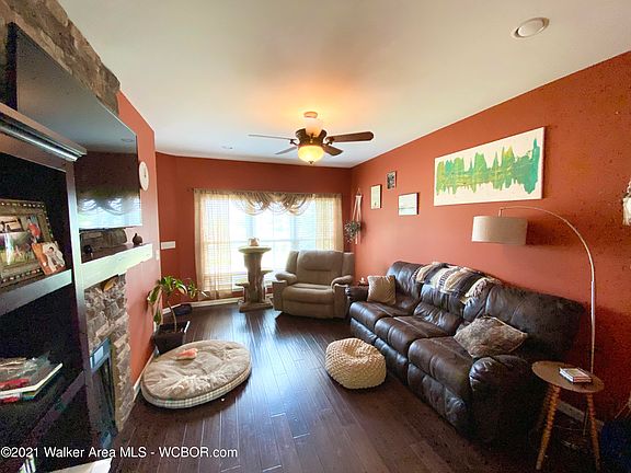 3rd image of 35 Amory Dr