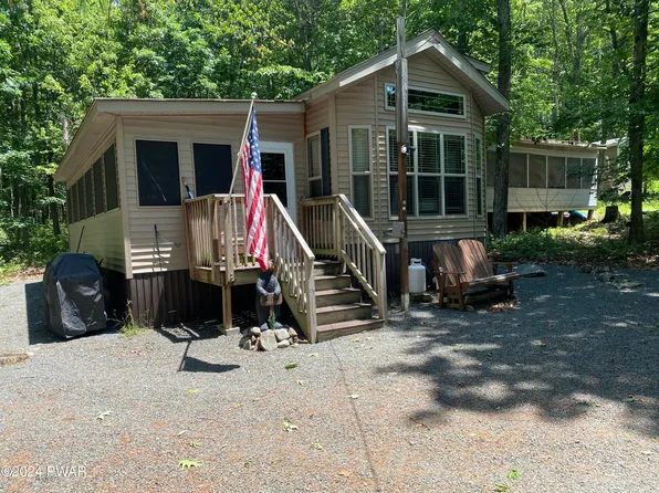 149 Arapajo Dr, Shohola, PA 18458