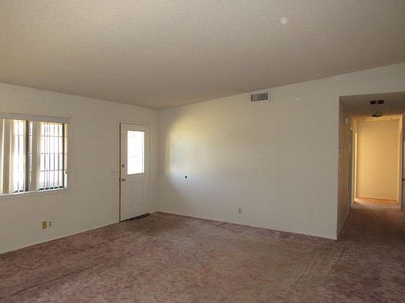 5th image of 715 E Avenue J5