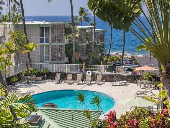 2nd image of 75-6016 Alii Dr APT 222