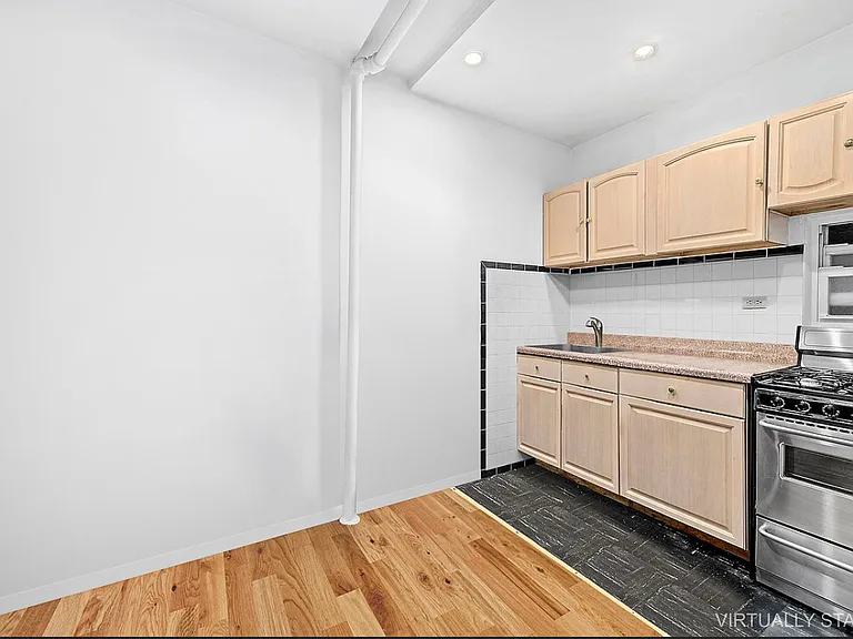 85 W 104th St #2-C — Photo 4