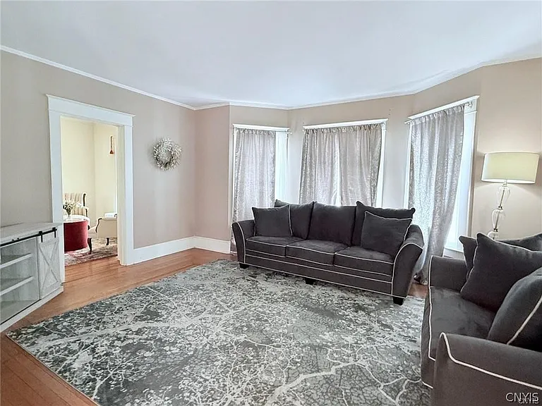 10 Jewett Ave — Photo 8