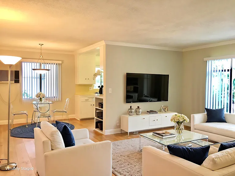 122 N Wetherly Dr — Photo 1