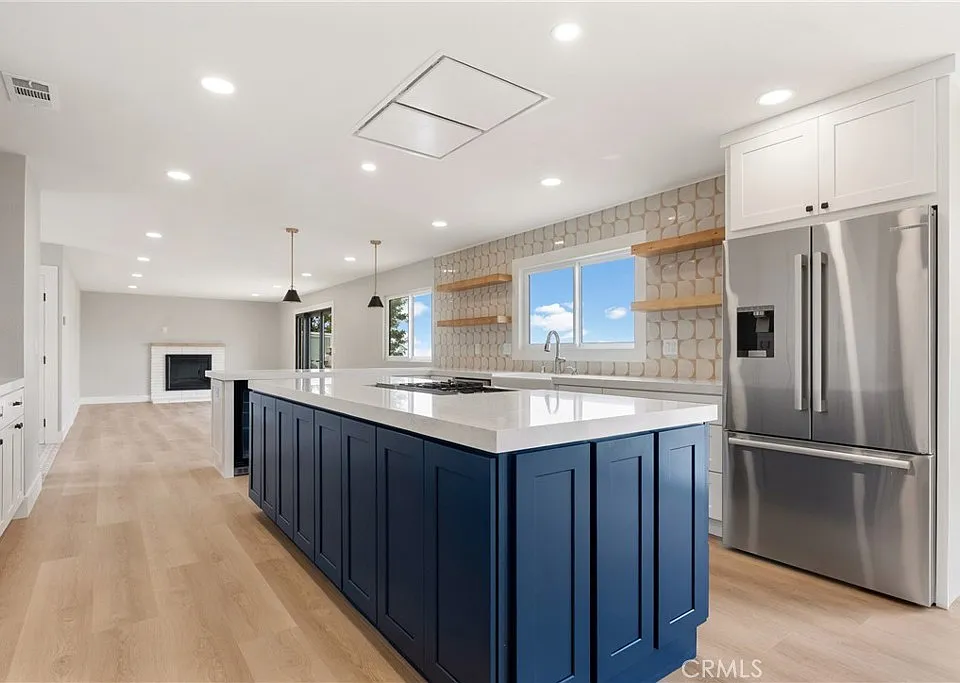 3019 Cresta Way
