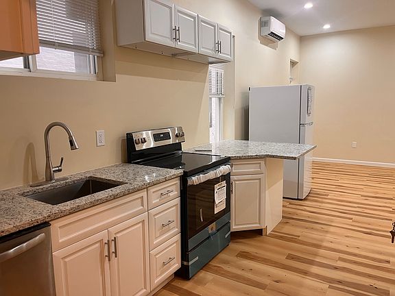 5th image of 1504 W Tioga St #2