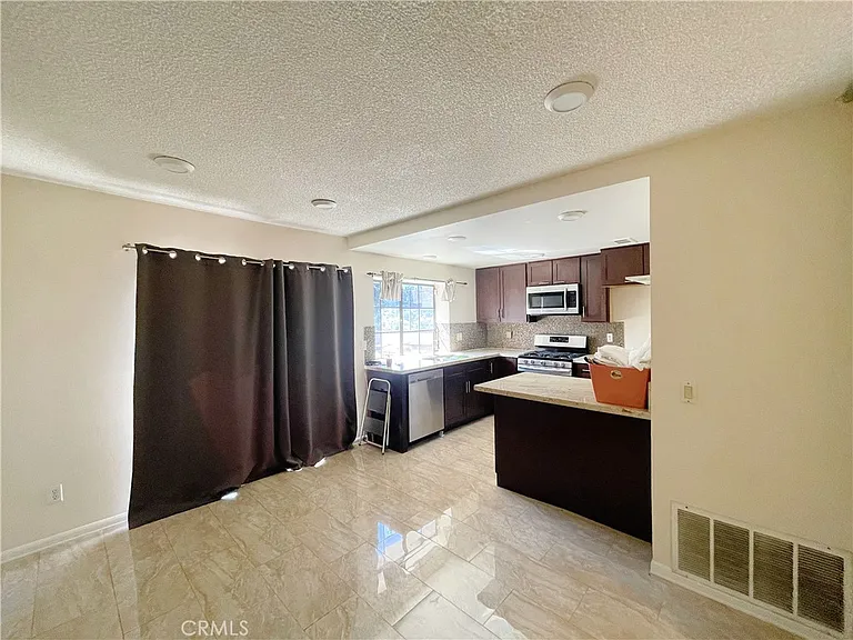 21648 Laurelrim Dr #D — Photo 5