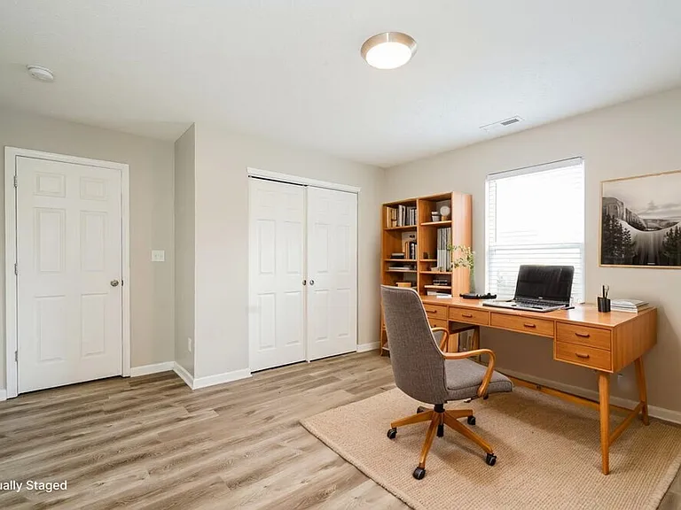 524 Grassy Bend Dr — Photo 16