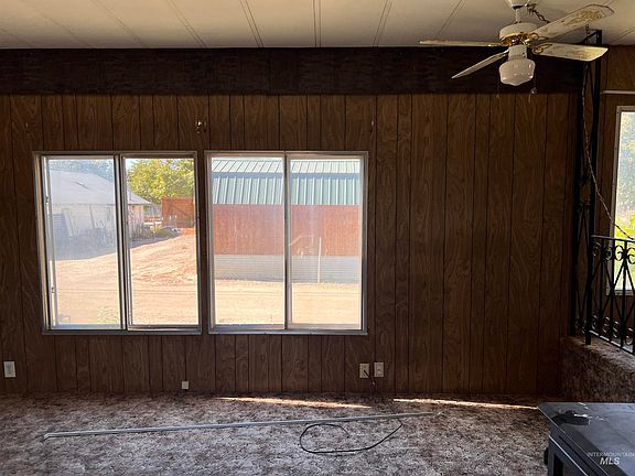 5th image of 309 W Maple St
