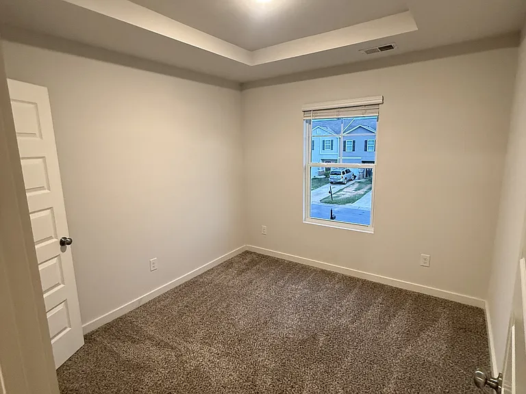 680 The Heights Ln — Photo 9