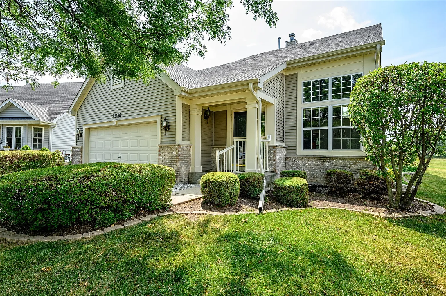 21416 W Sycamore Dr photo 1