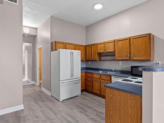 5th image of 1709 S 8th St #B