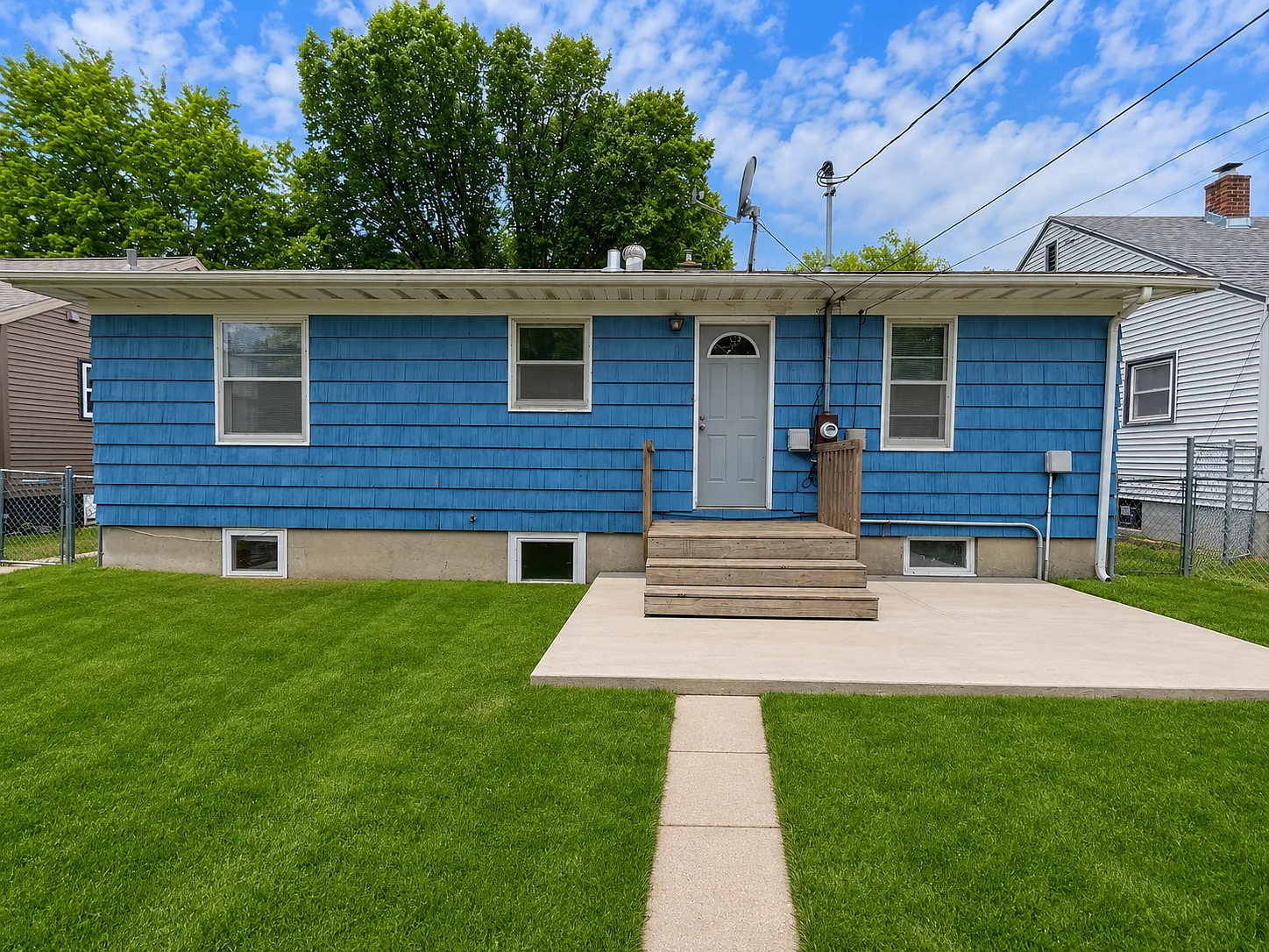 5 Bed / 2 Bath Single Family Home near NDSU! Available Auguest 2026!! — Photo 2