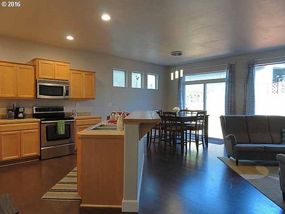 5th image of 207 NW Glencory St