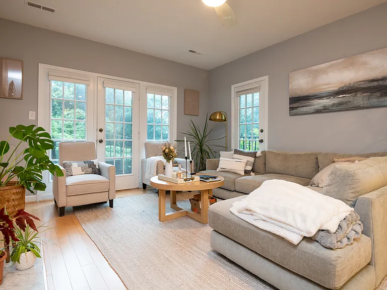 4605 1/2 Macarthur Blvd NW #B — Photo 1