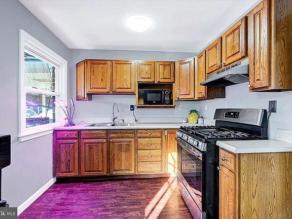 5th image of 8137 Park Haven Rd