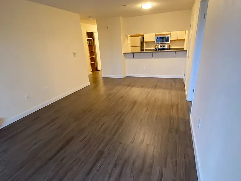 Daniels Apartments — Photo 27