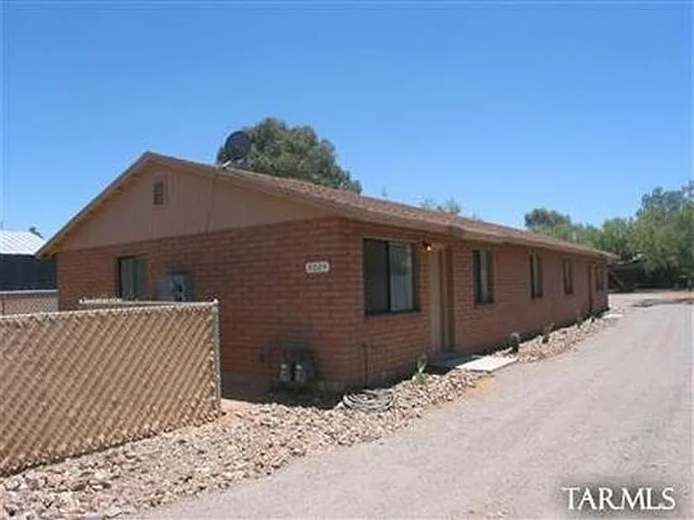 4224 E Lee St — Photo 10