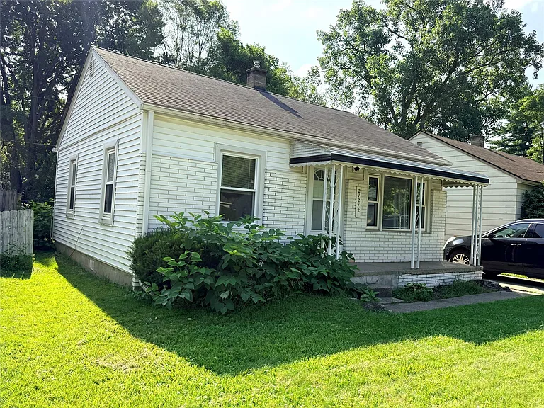 21212 Rensselaer St — Photo 1
