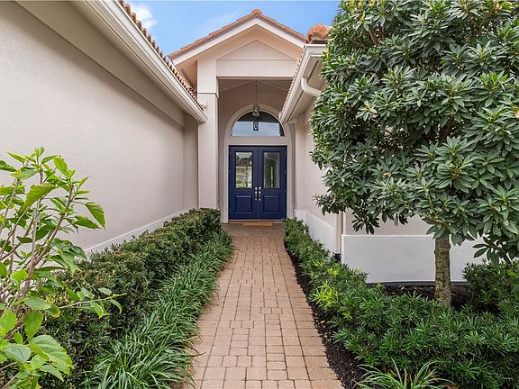 3rd image of 1090 Camelot Way