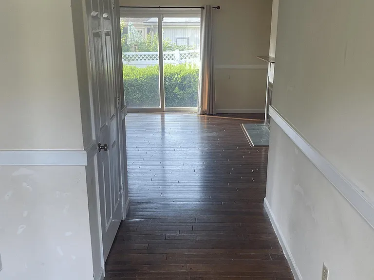 400 Pinnacle St — Photo 2