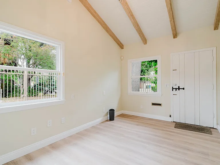 13405 Tiara St — Photo 31