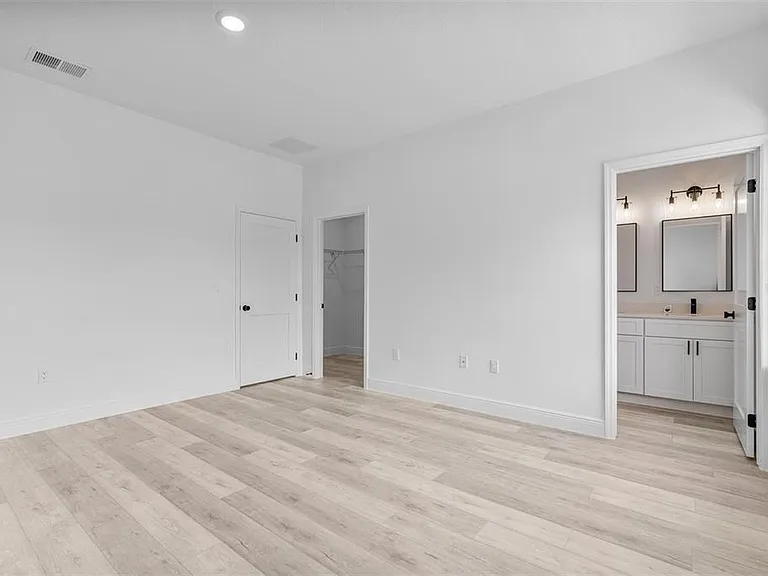 324 Marion Oaks Trl — Photo 16