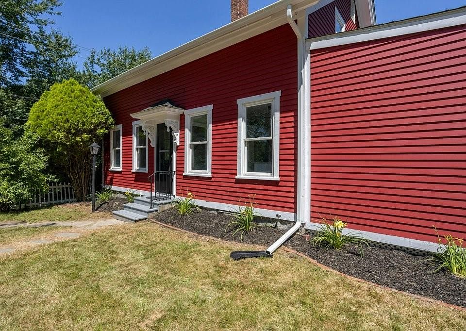 39 Laurel St, Ashaway, RI 02804 MLS 1340897 Zillow