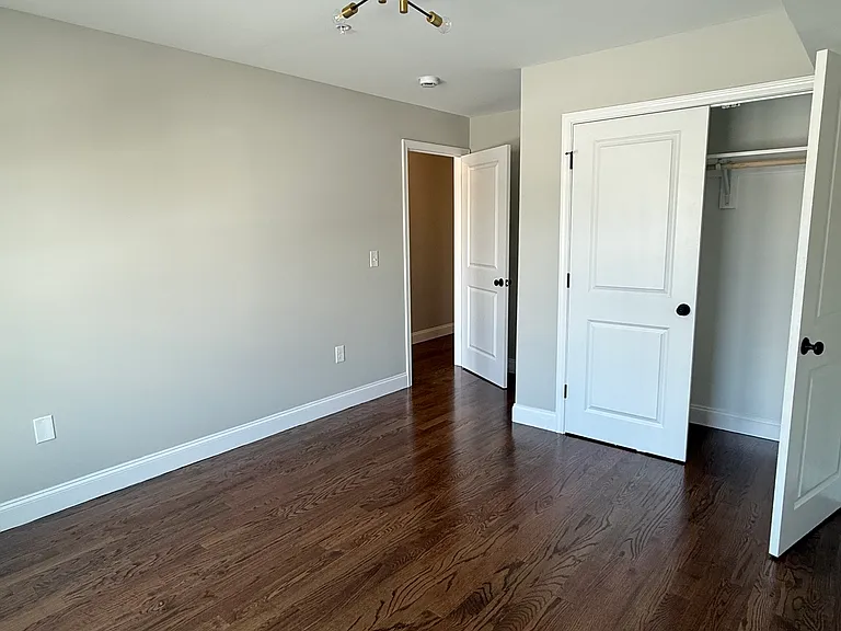 158-160 Oliver St #2 — Photo 11