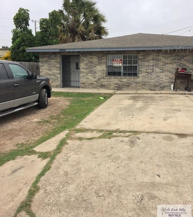 1st image of 2902 La Plaza Dr