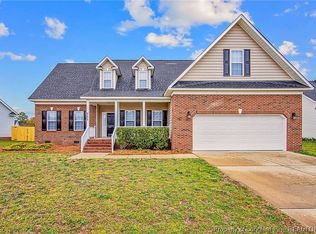 711 Camwheel Dr, Hope Mills, NC 28348