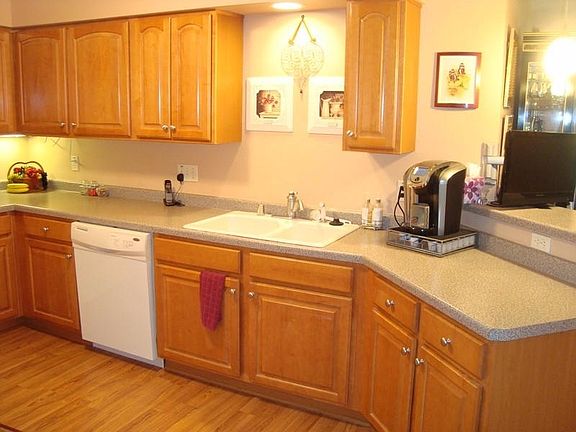 4th image of 530 Windstone Dr