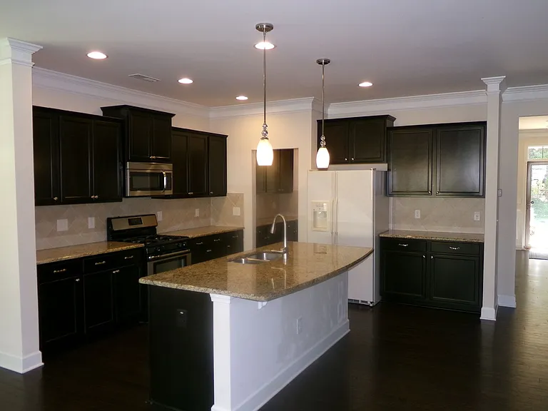 1419 Sawyer Ave — Photo 9