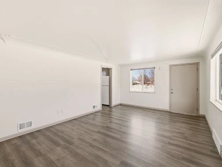 5100 E 33rd Ave — Photo 5