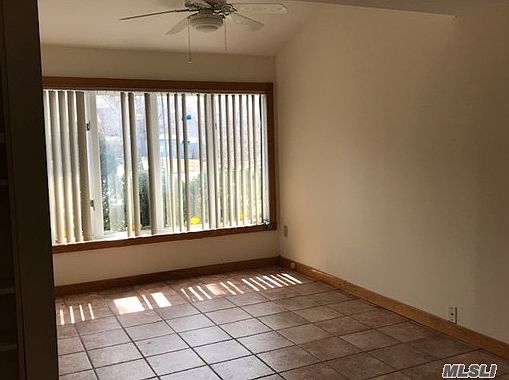 4th image of 72 Aspen Dr W