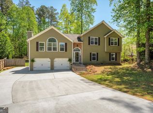 404 Queensbury Pl, Acworth, GA 30102