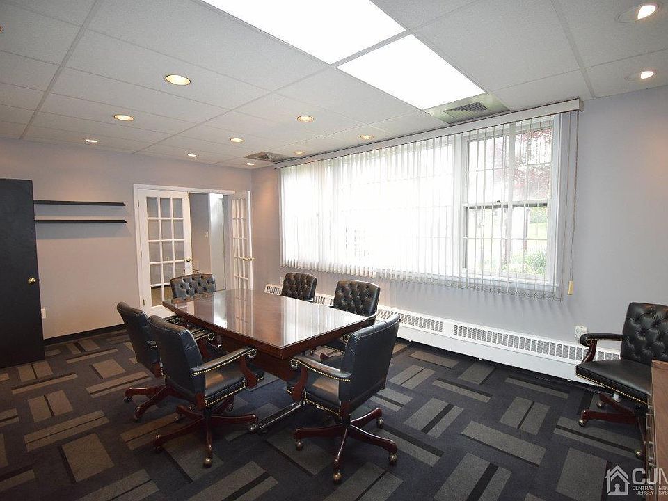 1st image of 141 Main St