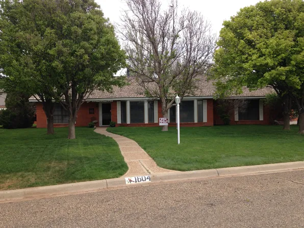 1604 Country Ln, Panhandle, TX 79068