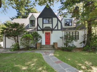 248 Schenck Ave, Great Neck, NY 11021