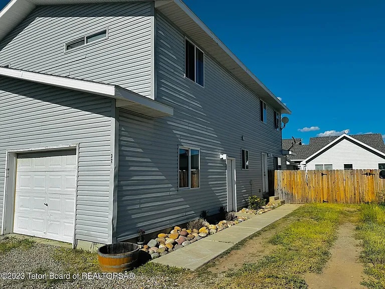 327 S Cole Ave — Photo 13
